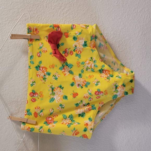 Vicki Vicki Yellow Floral Two Piece Swimsuit - Picture 4 of 5